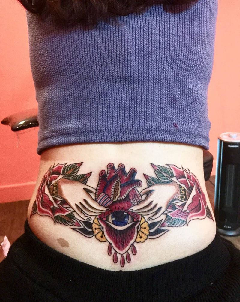 old school纹身图片_腰部Old School心脏和花纹身图案