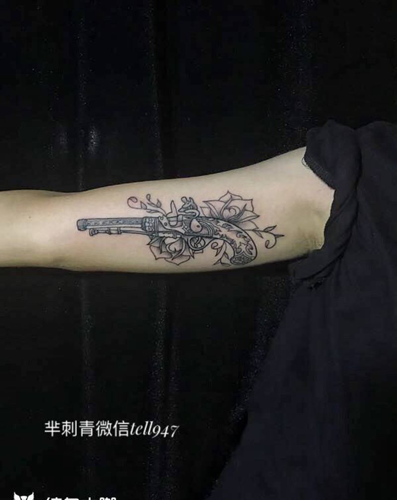 枪纹身图片