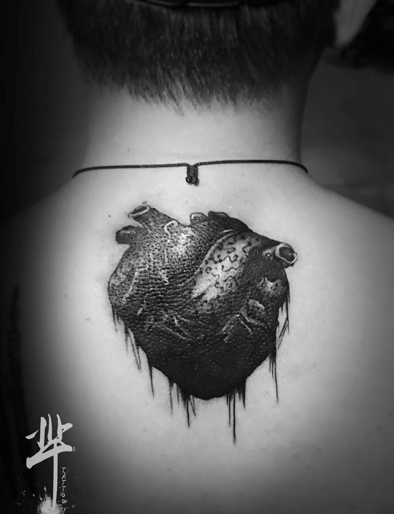 ❤❤❤纹身图片_颈部背部纹身图案