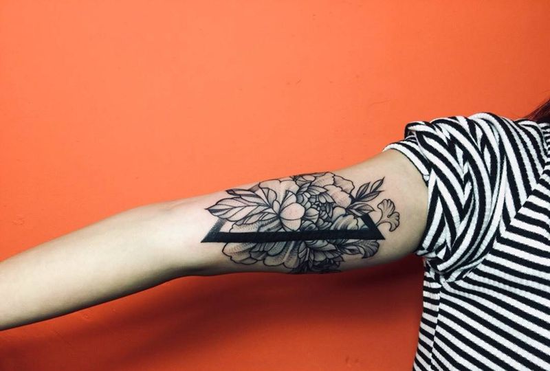 花遮盖纹身图片