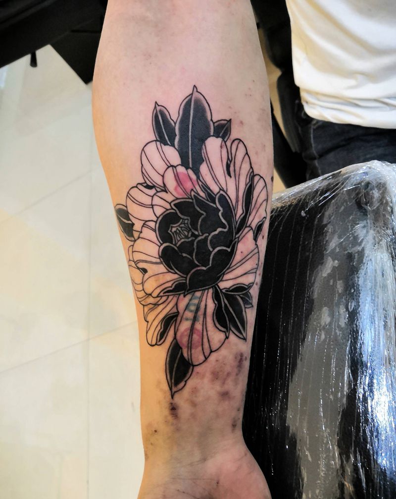 牡丹纹身图片_手臂花纹身图案