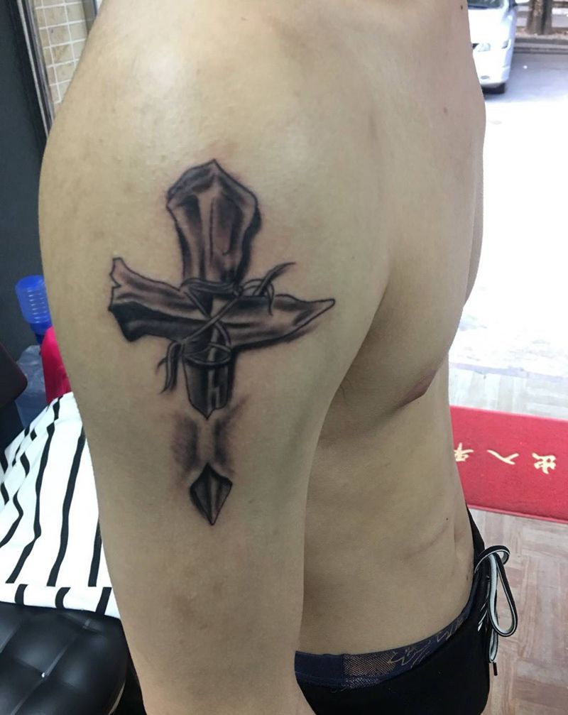 十字架纹身图片