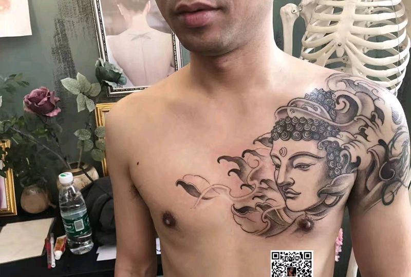 佛纹身图片_胸部传统人物鬼神成品纹身图案