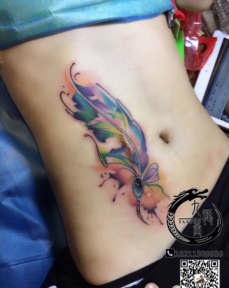羽毛遮盖纹身图片