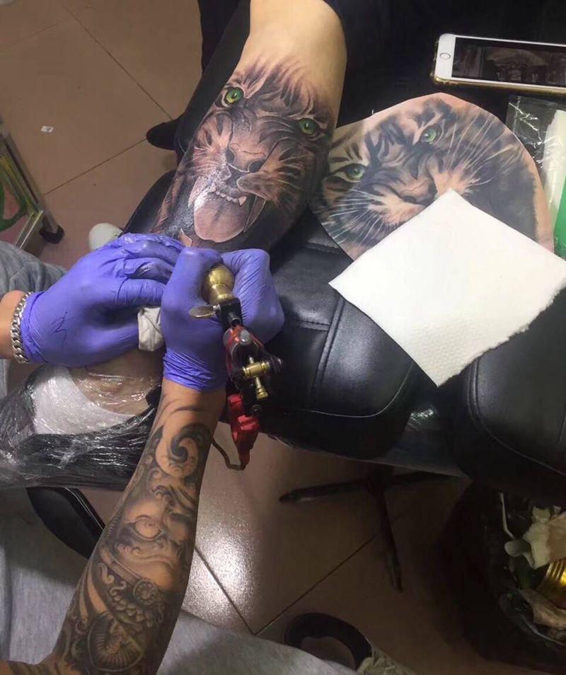 17年的作品纹身图片_老传统老虎纹身图案