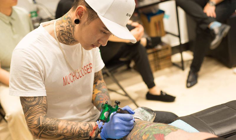 色彩纹身图片_手臂纹身图案