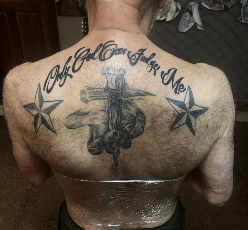 外国人纹身图片_背部纹身图案