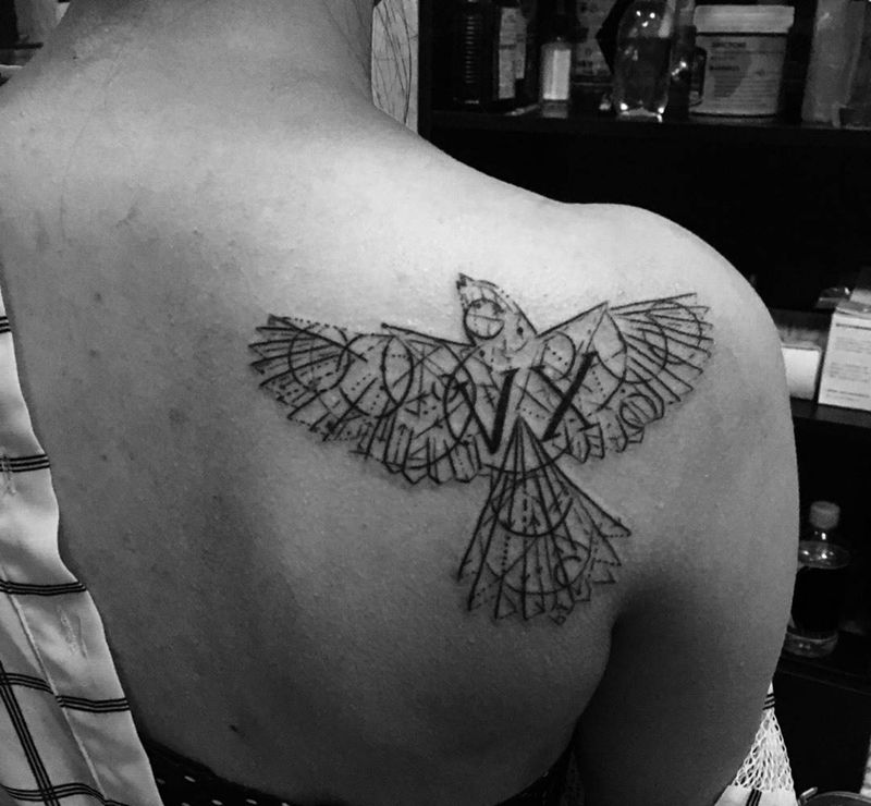 原创几何-燕子纹身图片