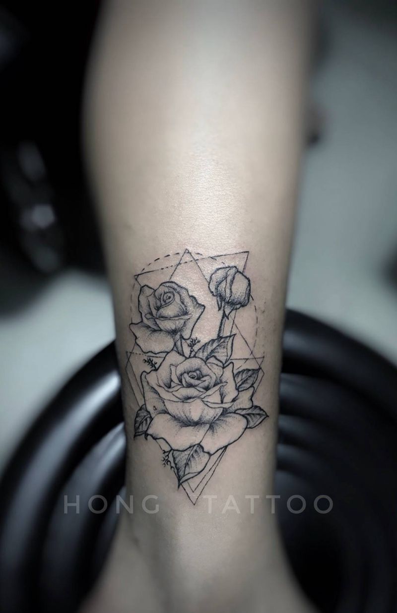 几何点刺纹身图片