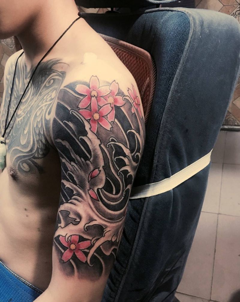 浪花纹身图片_成品手臂传统纹身图案