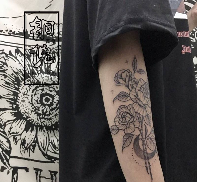 素花手臂纹身图片