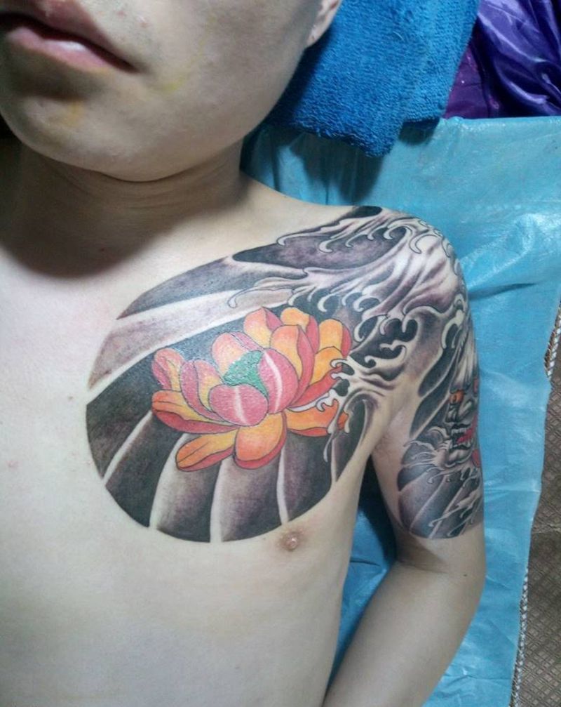 半胛纹身作品。纹身图片