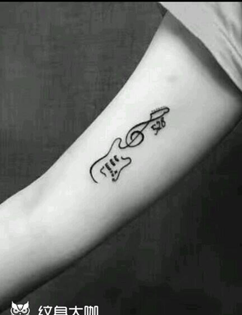 线条吉他。纹身图片