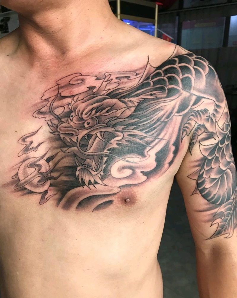 过肩龙纹身图片_手臂胸部新传统纹身图案