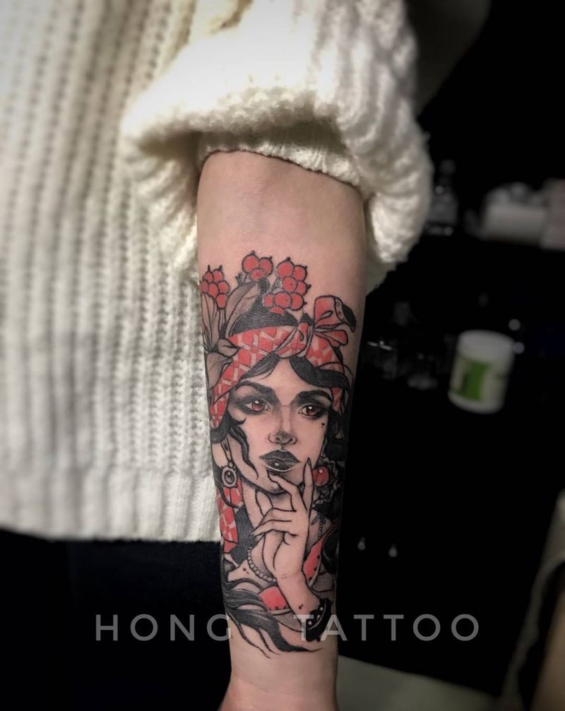 school美女纹身图片