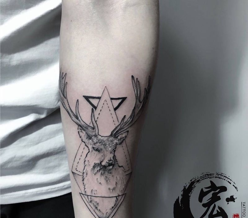 麋鹿纹身图片