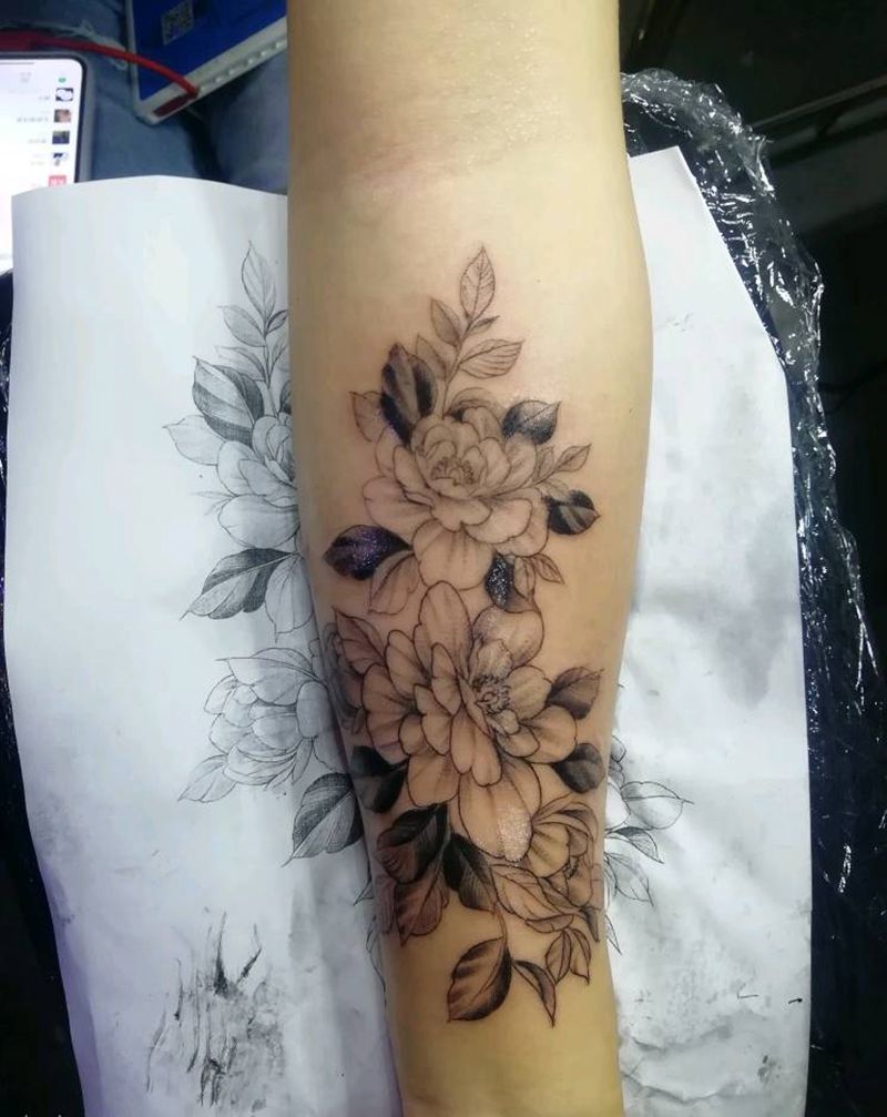 素花一枚纹身图片_手臂新传统纹身图案