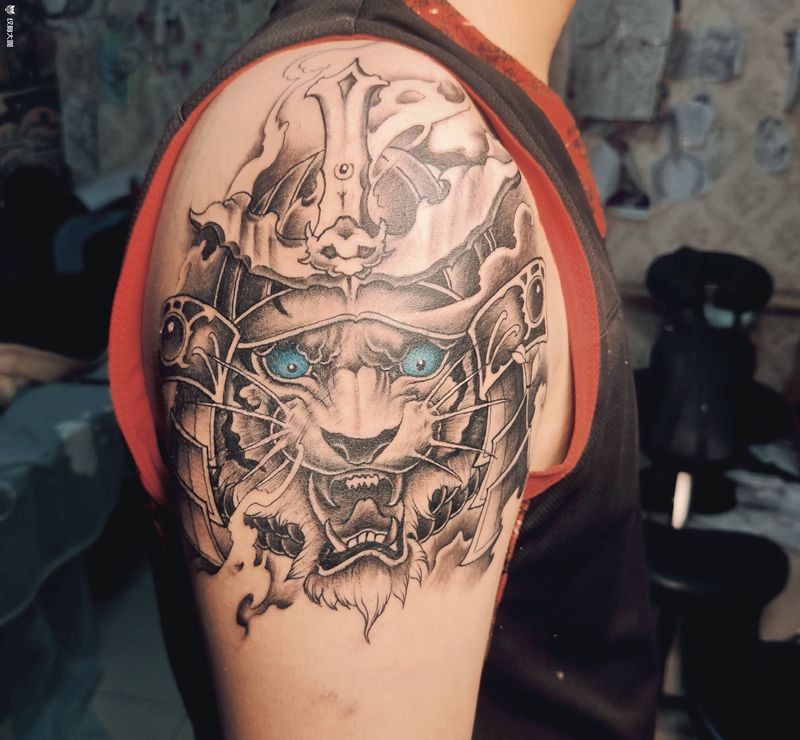 虎武士纹身图片_手臂新传统虎武士新传统纹身图案