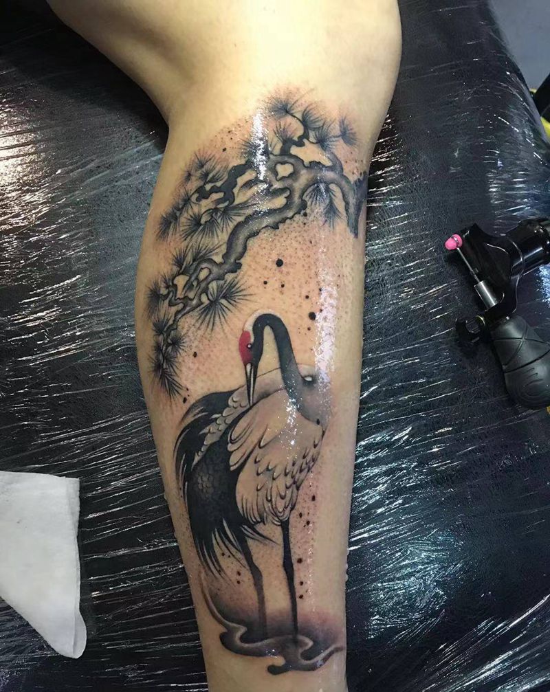 仙鹤纹身作品纹身图片_腿部水墨纹身图案