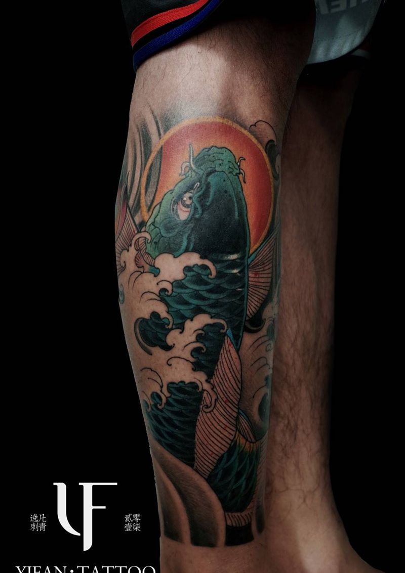 传统彩色鲤鱼包小腿纹身图片_成品腿部传统动物植物纹身图案