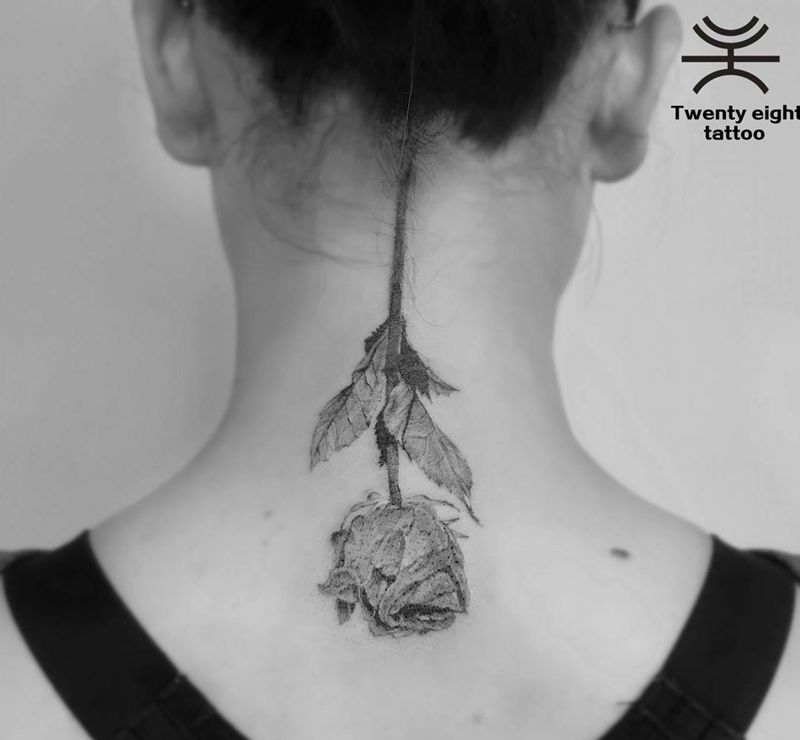 枯萎玫瑰纹身图片