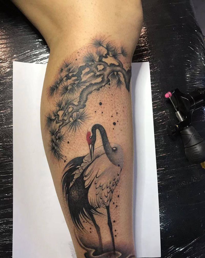 仙鹤纹身纹身图片_腿部新传统水墨纹身图案