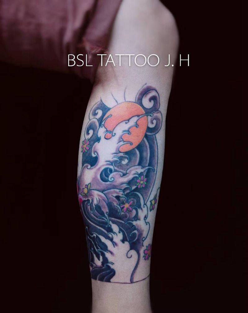 自带图：日式传统纹身图片_腿部老传统纹身图案