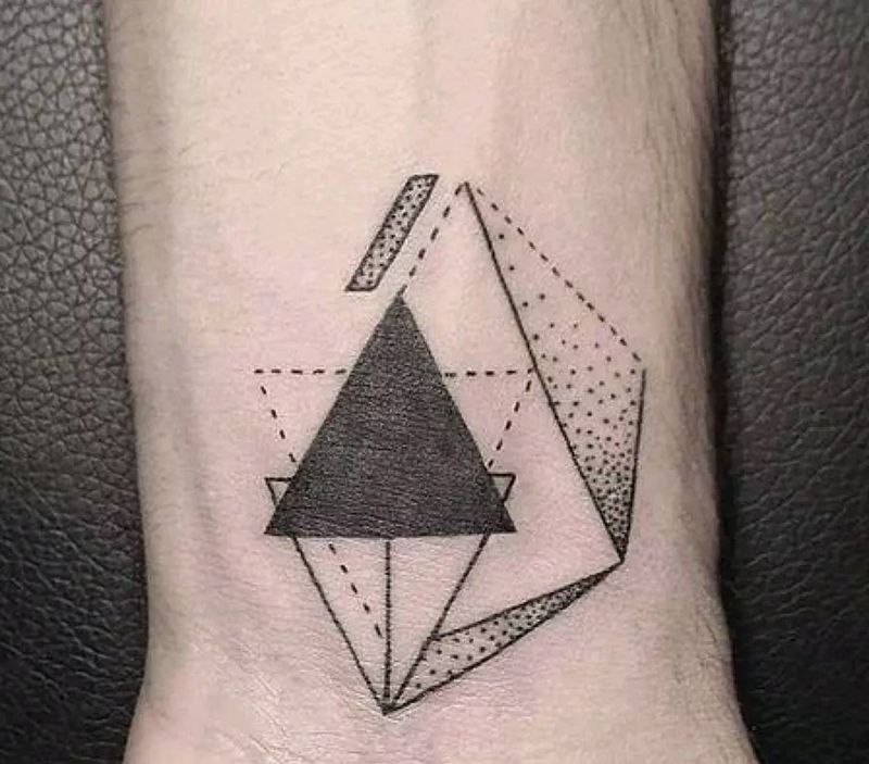 几何点刺。纹身图片