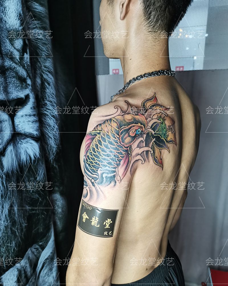 旧纹身遮盖纹身图片_背部手臂新传统纹身图案