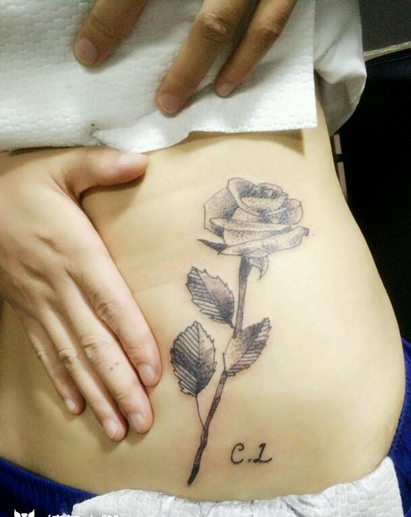 点刺玫瑰。纹身图片