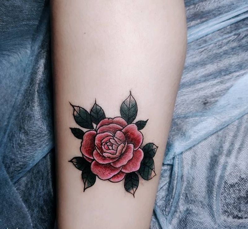 遮盖纹身图片_腿部水彩玫瑰花遮盖疤痕纹身图案