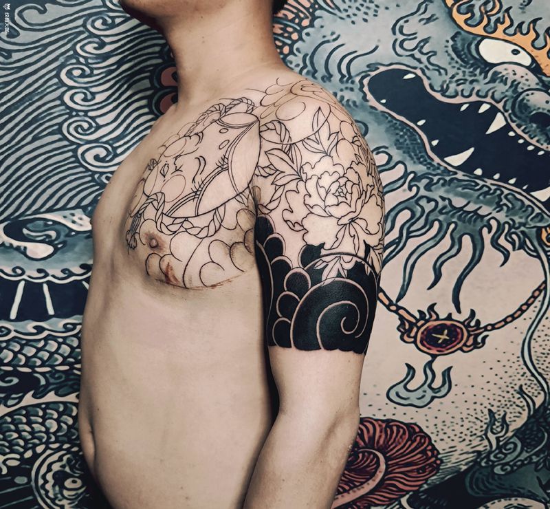 半胛未完纹身图片_胸部老传统半胛阿多福日式纹身图案