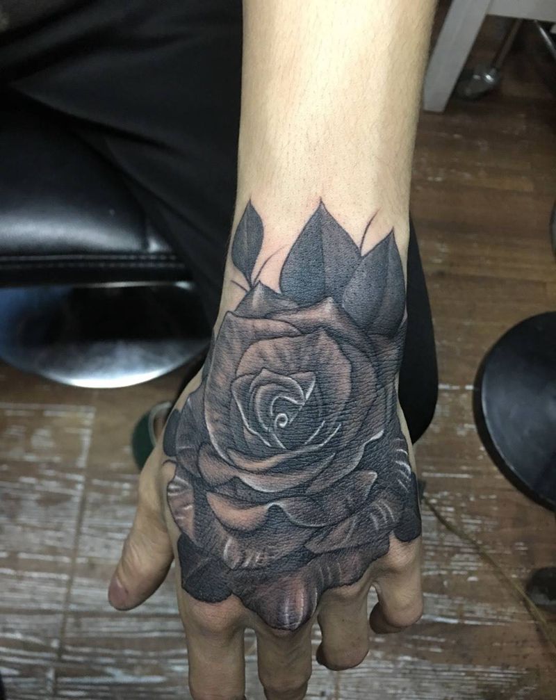手背玫瑰纹身图片
