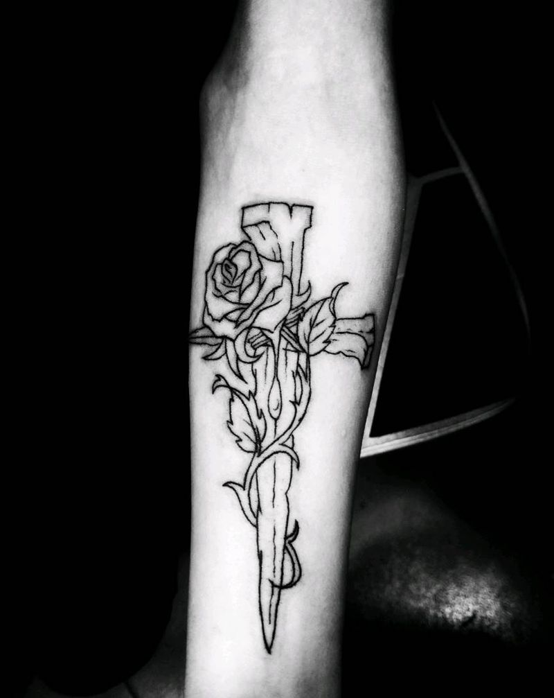 信仰玫瑰。纹身图片