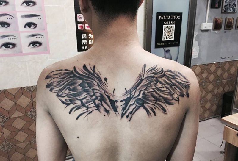 翅膀纹身图片