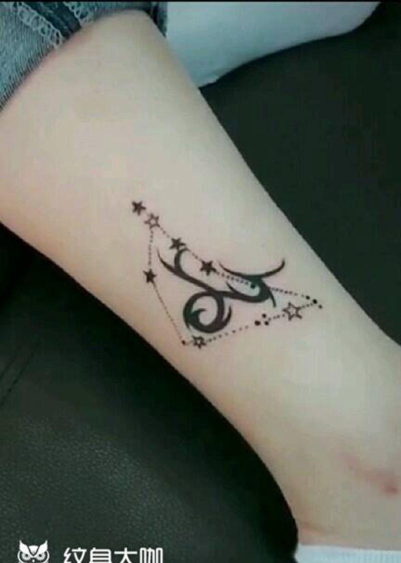 星座图腾。纹身图片