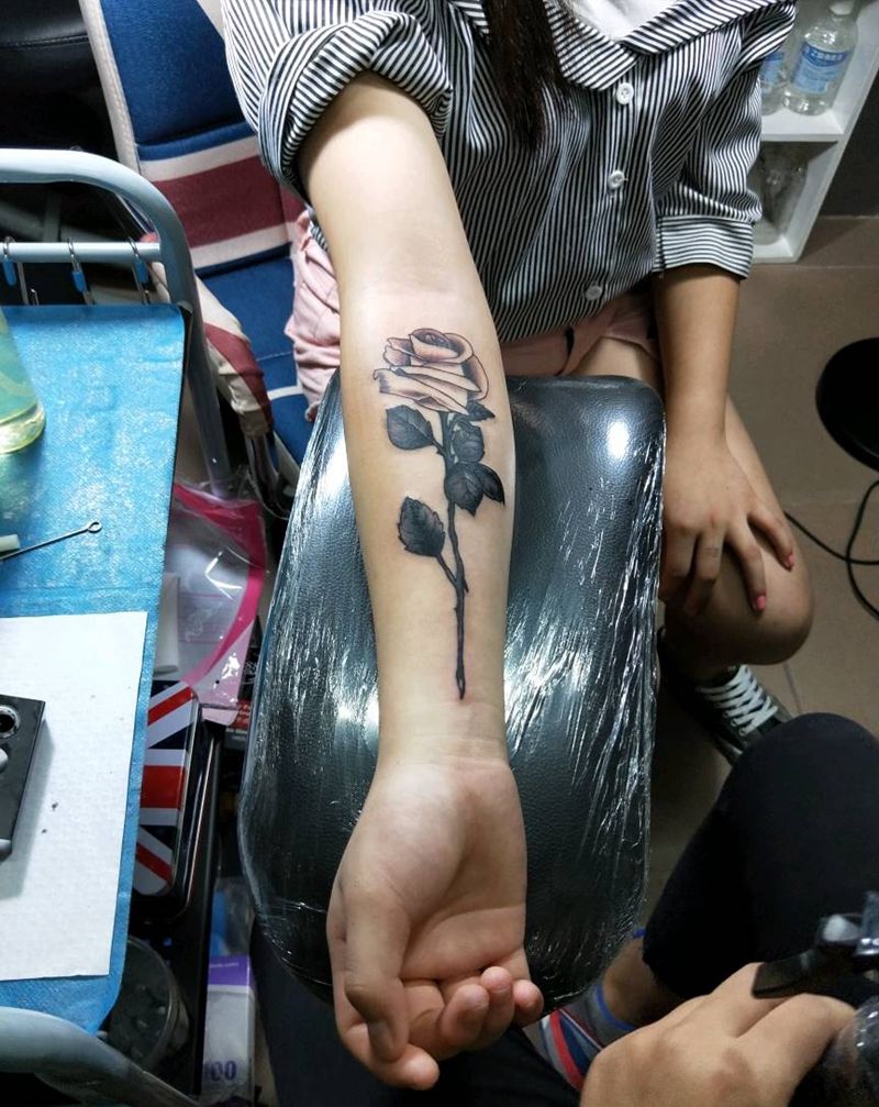 玫瑰。纹身图片