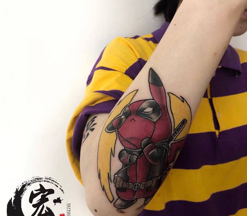 “死侍版”皮卡丘纹身图片