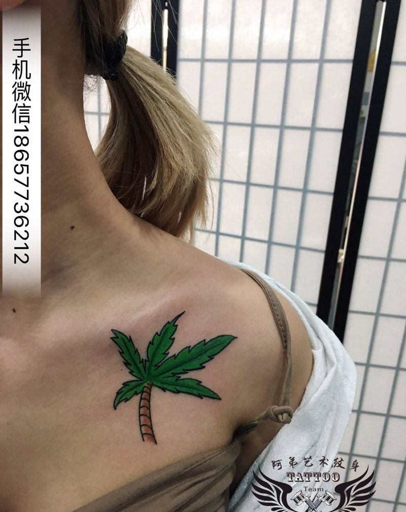 香蕉树纹身图片_胸部纹身图案