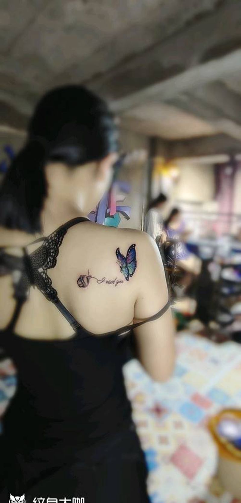 蝴蝶纹身图片_背部水彩纹身图案