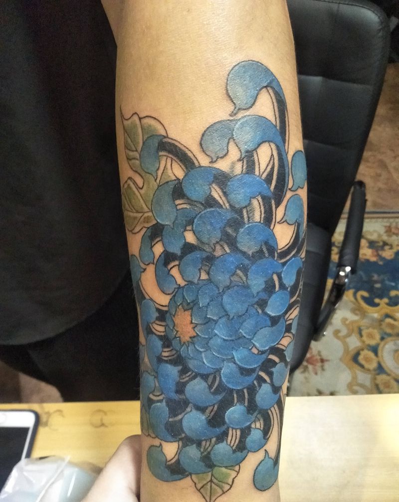 菊花纹身图片_手臂新传统纹身图案