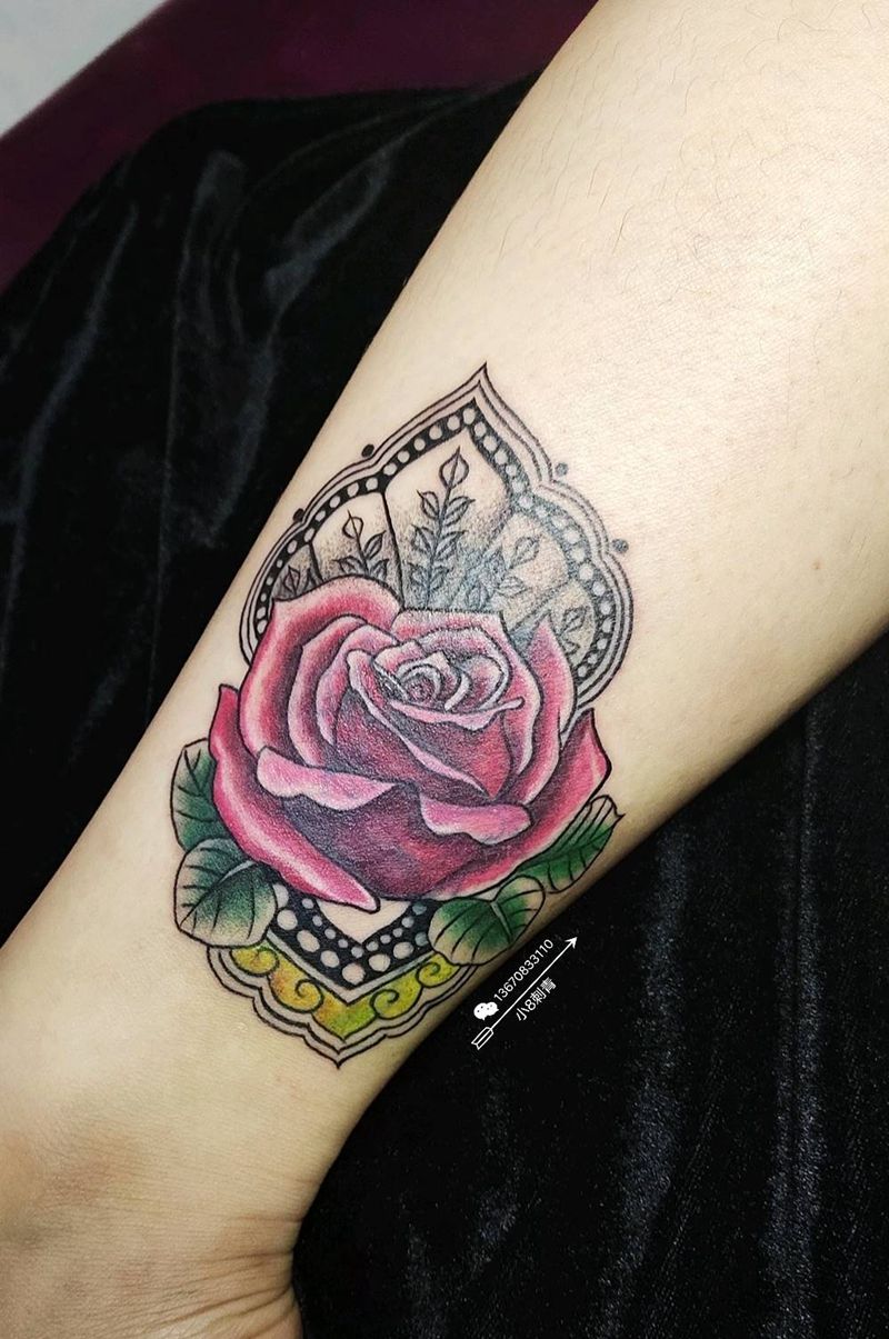 旧纹身遮盖纹身图片_腿部水彩纹身图案