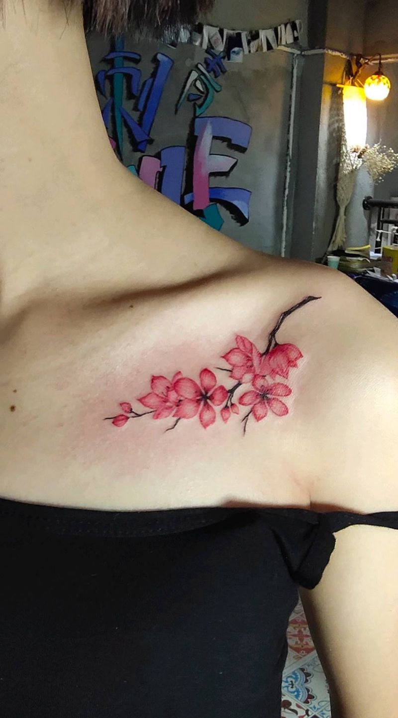 小清新纹身图片_肩部水彩花纹身图案