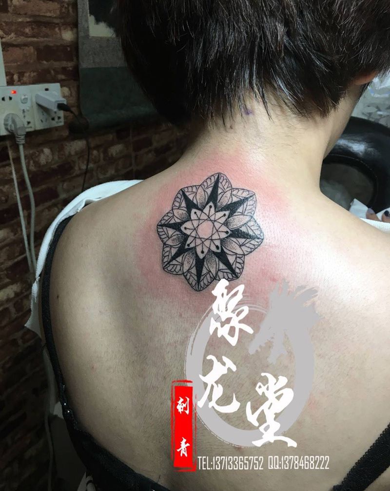 梵花点刺纹身图片_成品颈部欧美几何原创纹身图案