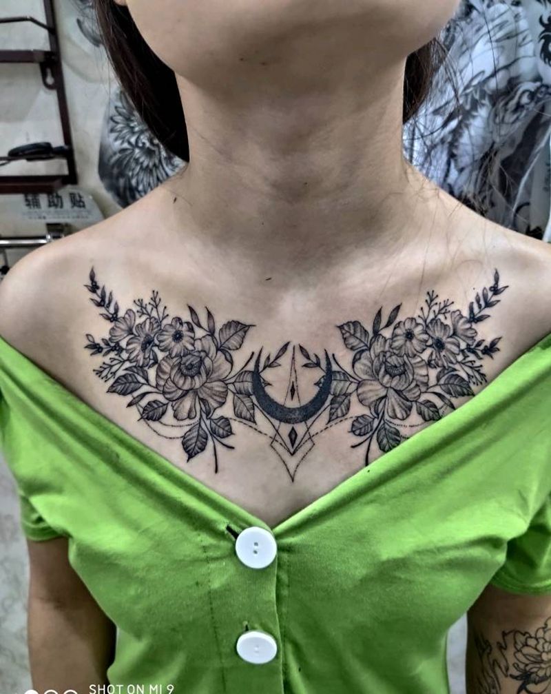 素花纹身图片_胸部点刺素花纹身图案