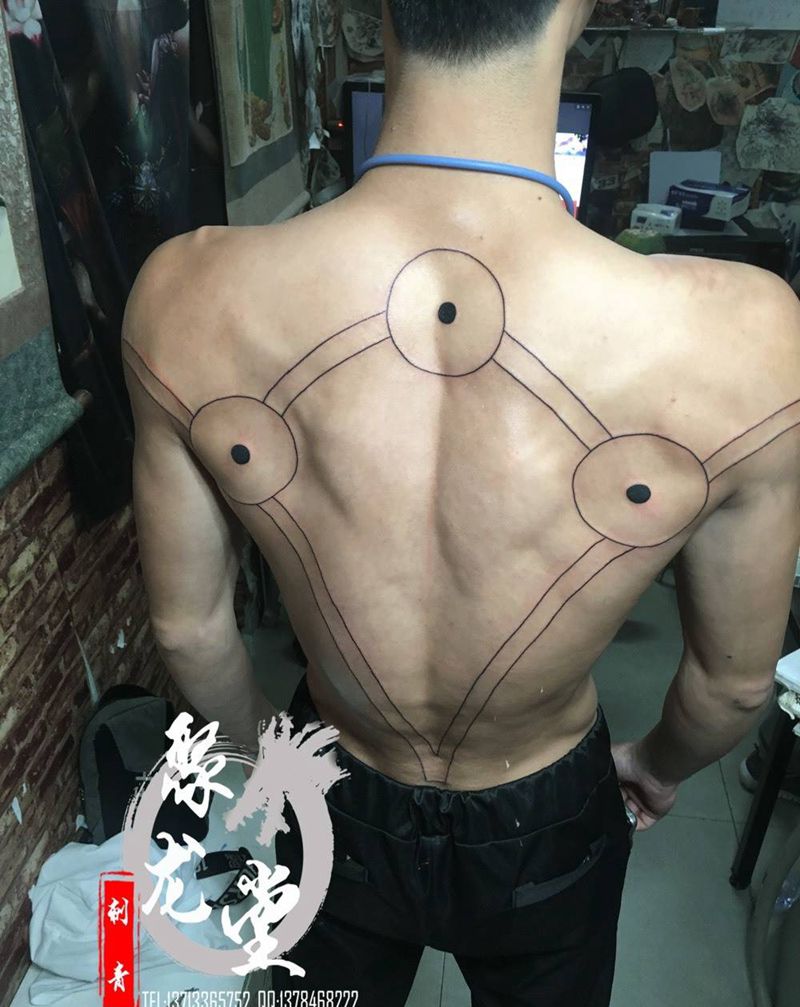 顾客不愿说纹身图片_成品肩部背部清新几何原创纹身图案