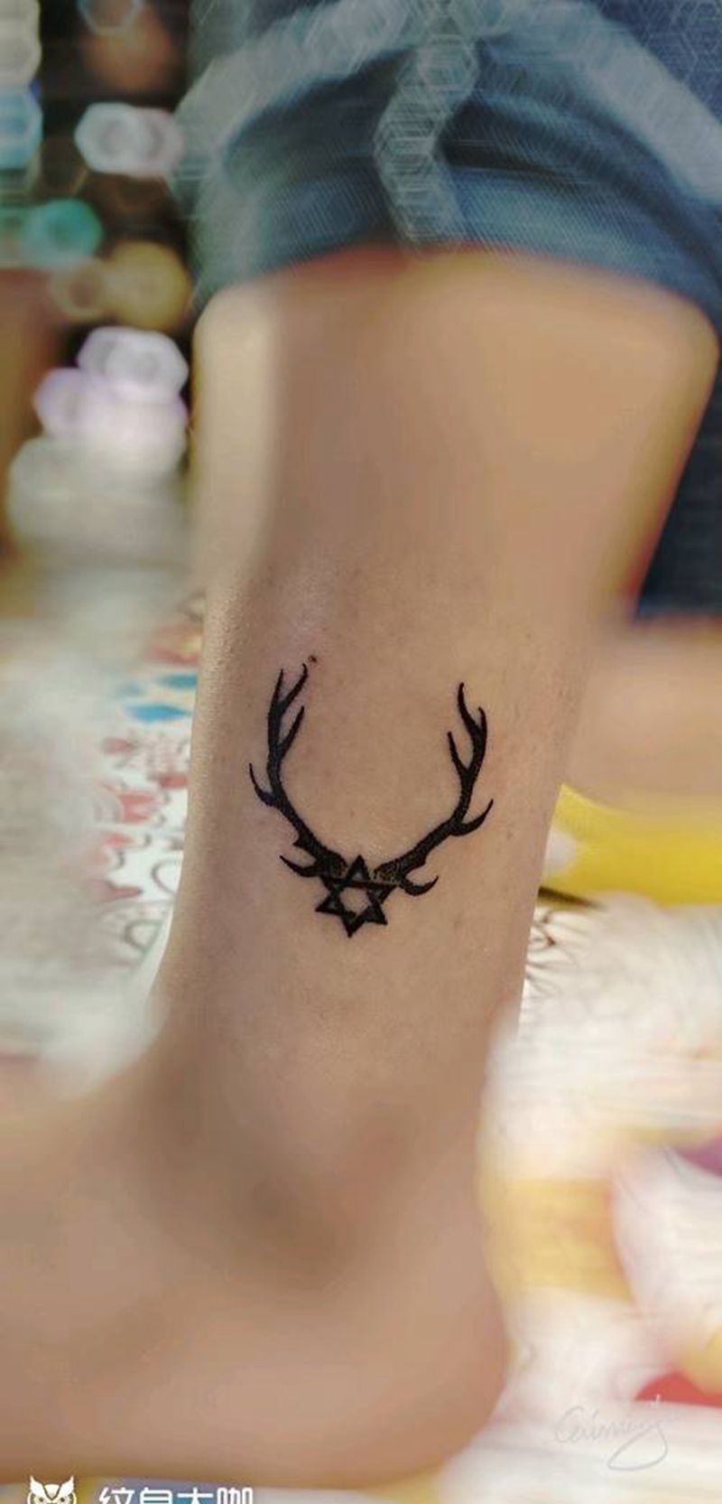鹿角纹身图片_脚部点刺纹身图案