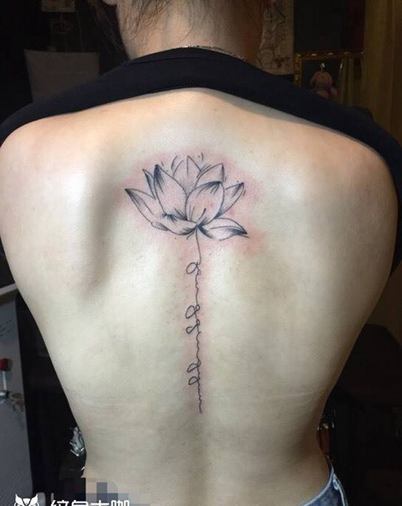 莲花英文纹身图片