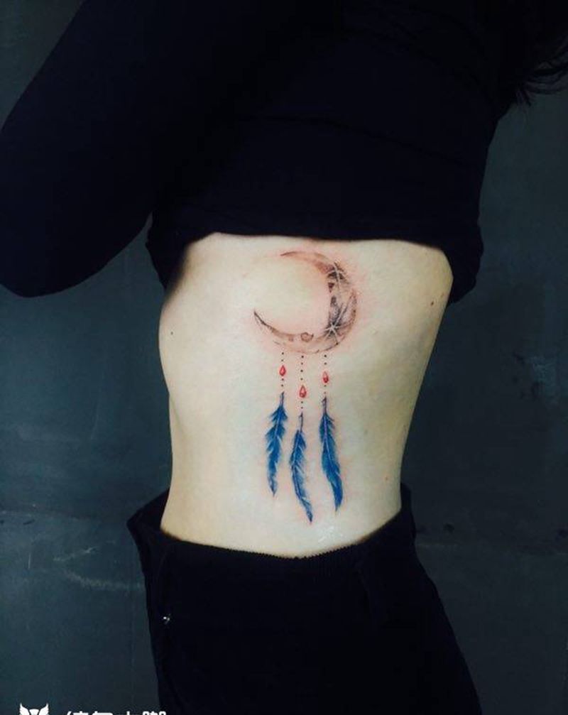 月亮小羽毛纹身图片