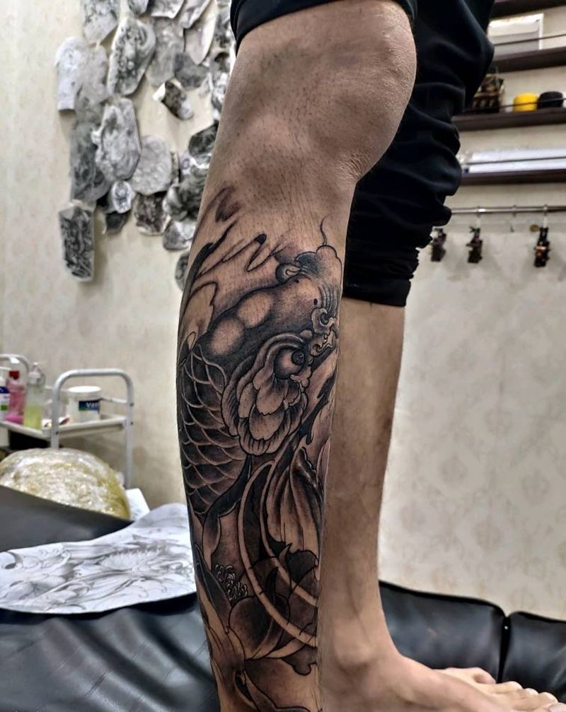 鲤鱼纹身图片_腿部新传统鱼纹身图案